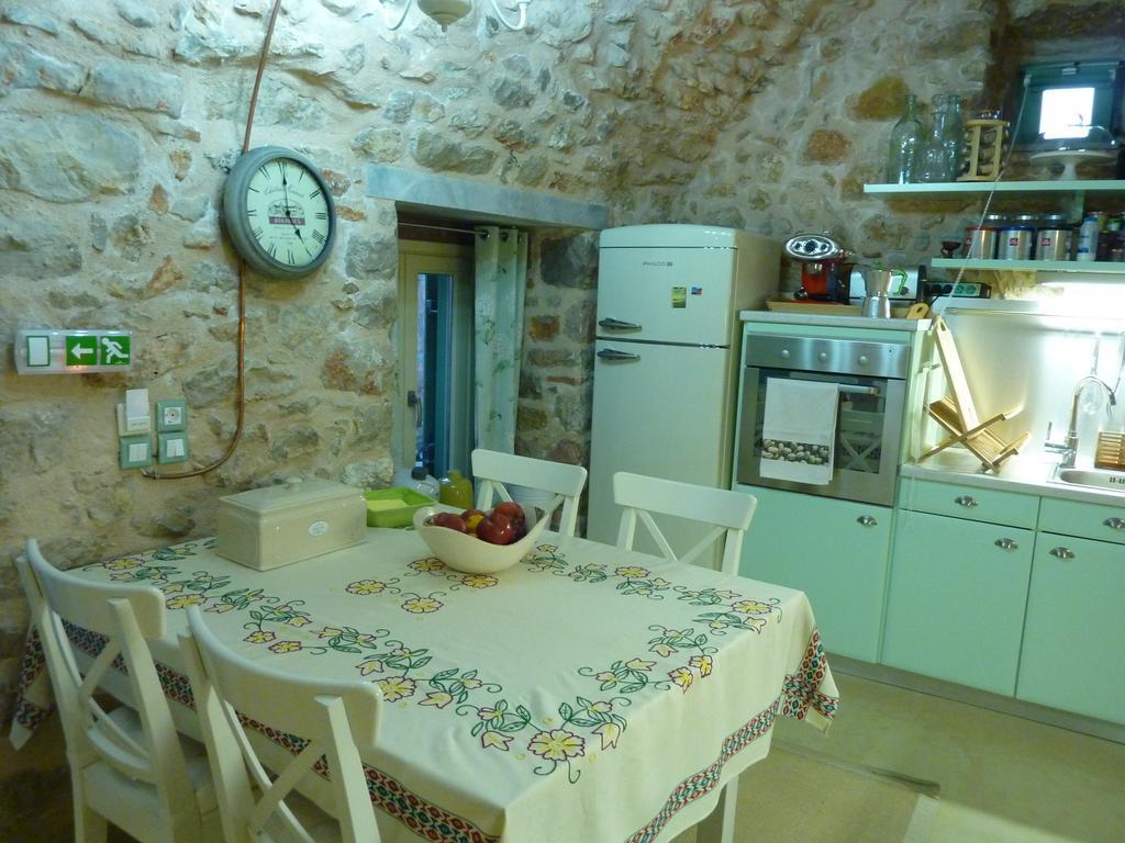 St. George Sykoussis Traditional Residence Agios Georgios Sykousis Room photo